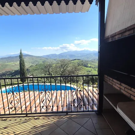 San Jacinto Mansion: Secluded Nature Retreat With Heated Pool Holiday home Tolox